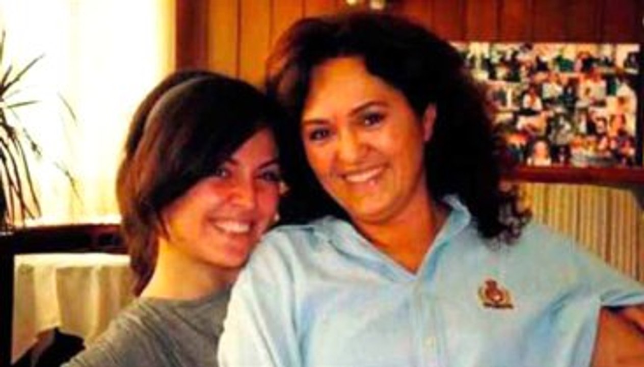 Anne Katili Genç Kadının Hatıra Defteri Tüyler Ürpertti