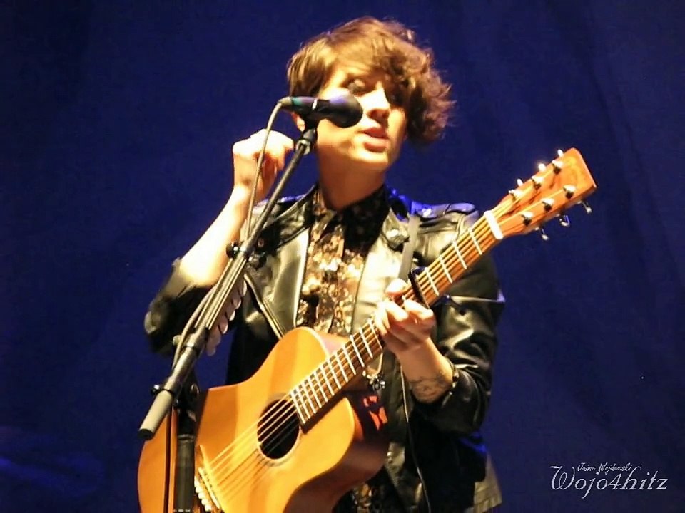 13/23 Tegan & Sara - Sit Down and Close Your Eyes + Nineteen @ Beacon Theatre, NYC 2/20/13