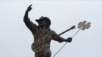 La statue de Lemmy Kilmister au Hellfest