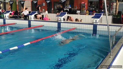 Incroyable : Un nageur nage à l'envers