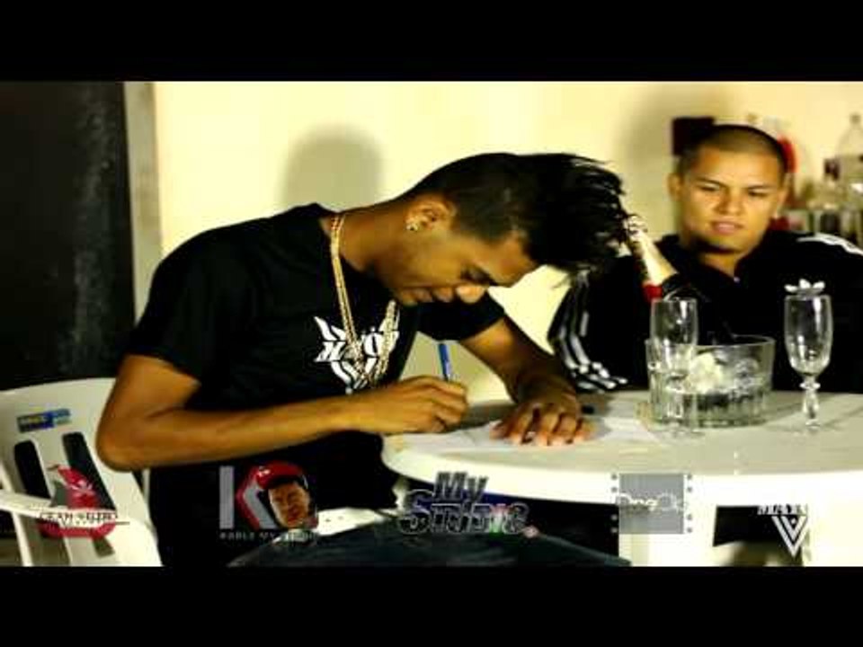El Mayor Clasico - Firma Con Gran Velero Records [Behind the Scenes]