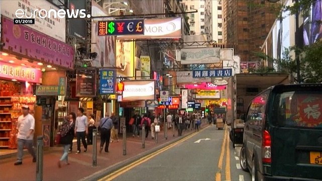 Hong Kong: libraio rifiuta di rientare in Cina e denuncia rapiti dalla polizia