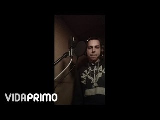 Papi Wilo grabando en la cabina