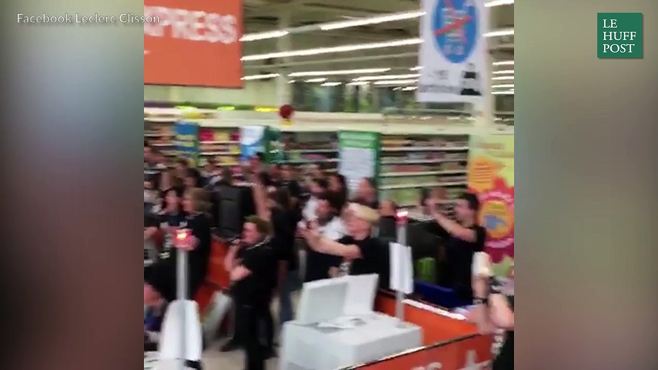 Quand des centaines de fans de métal vont faire leurs courses