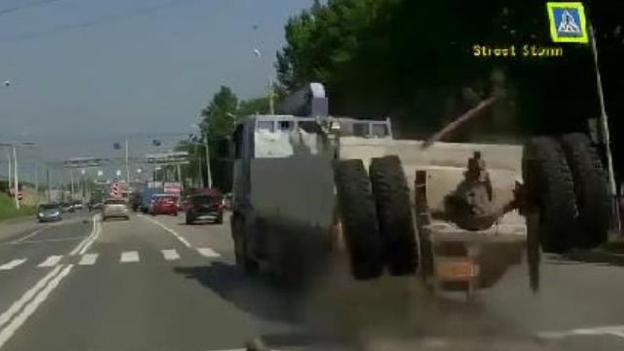 Compilation  d'accidents de Camions n° 24 || Truck Crash Compilation || Juin 2016