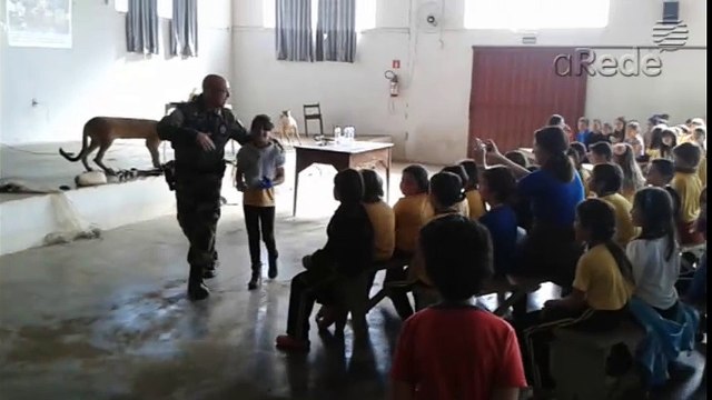 Polícia faz palestras sobre educação ambiental em escolas