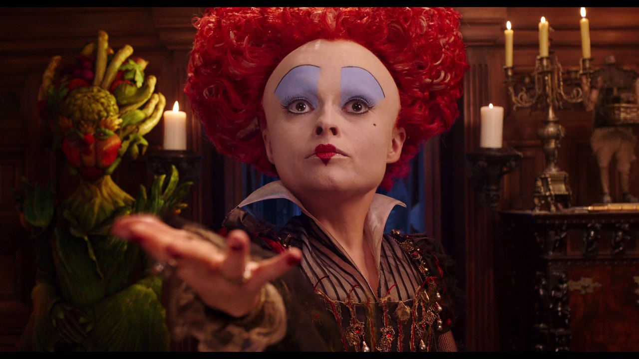 Alice de l'autre côté du miroir : découvrez un extrait du film avec Helena Bonham Carter et Sacha Baron Cohen !