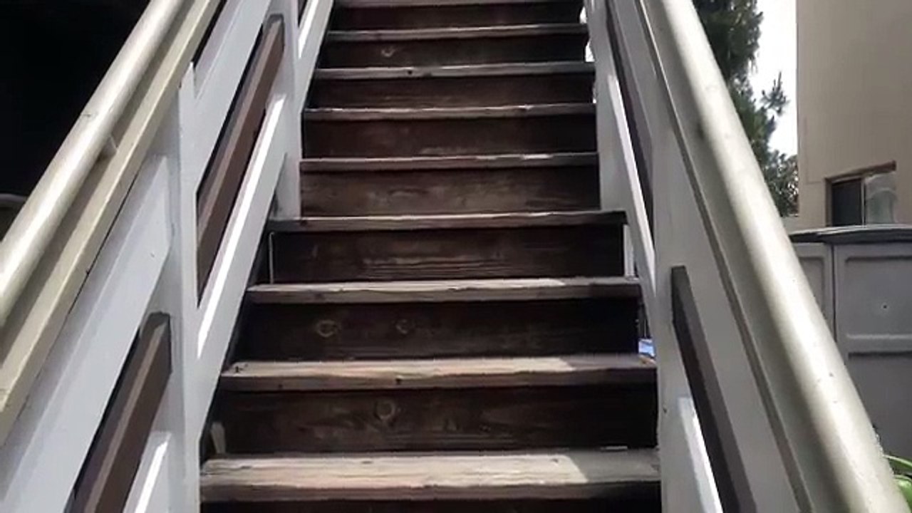 Ce propriétaire à une technique imparable pour faire payer son locataire mauvais payeur...