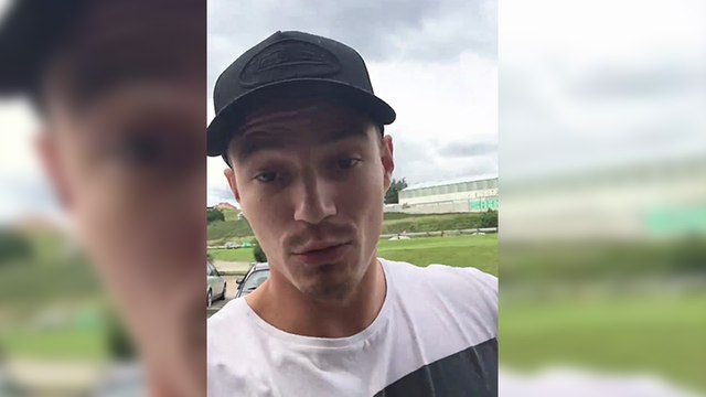 Il dévoile avec humour une fonction secrète sur les voitures : le clignotant