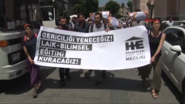 İl Milli Eğitim Müdürlüğü Önünde Laik ve Kamusal Eğitim Eylemi