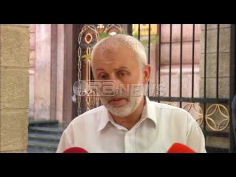 Ora News – Myslimanët letër deputetëve: Mos votoni ndryshimet kushtetuese pro martesave gay