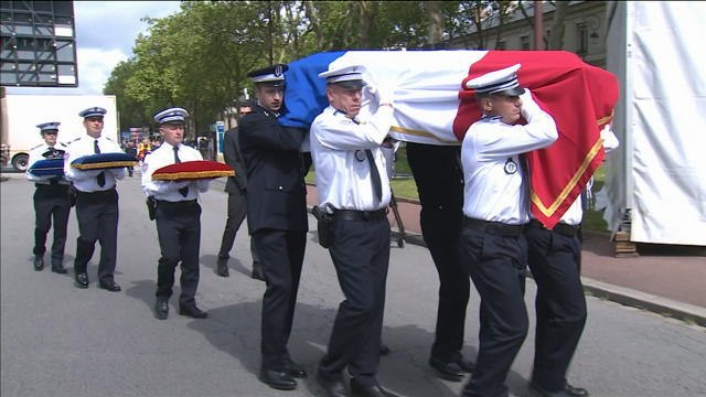 Un hommage national a été rendu pour les deux policiers assassinés à Magnanville - Le 17/06/2016 à 16h41