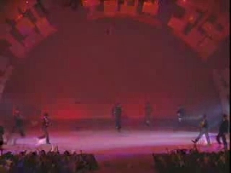 Michael Jackson - Dangerous in concert (Dance Part)