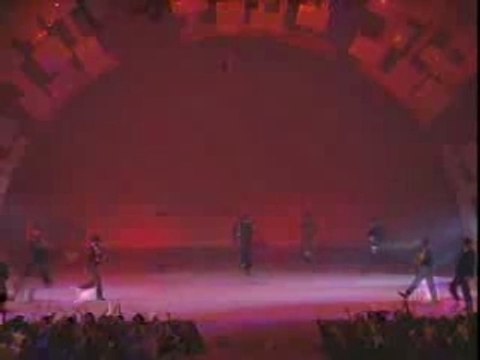Michael Jackson - Dangerous in concert (Dance Part)