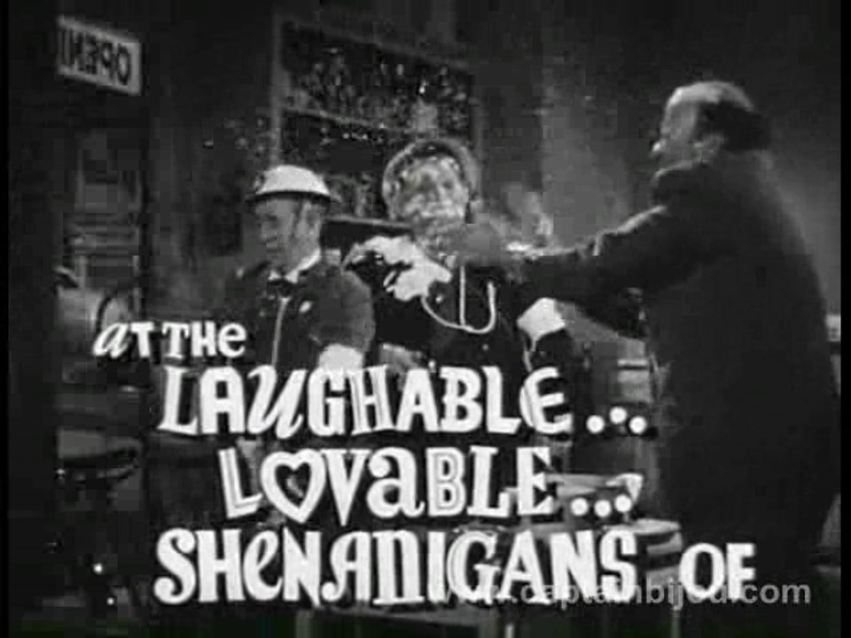 1943 AIR RAID WARDENS TRAILER - LAUREL & HARDY