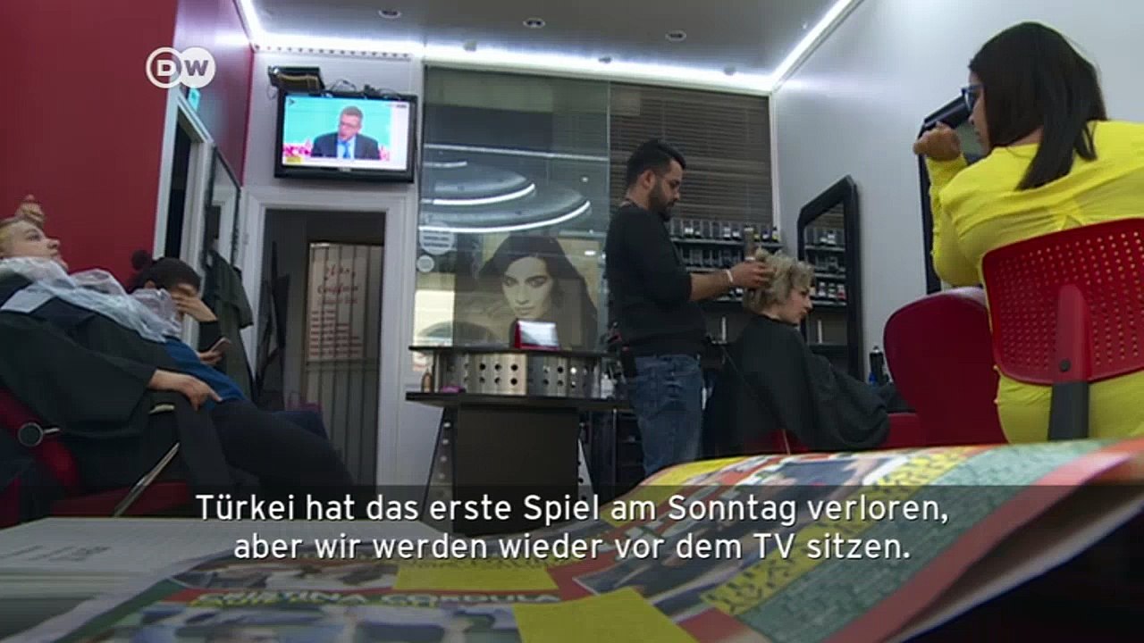 EM 2016: Beim Fan-Frisör | DW Nachrichten