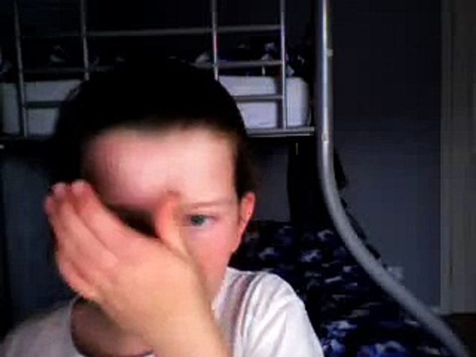 123456789hughes's webcam recorded Video - Fri 15 May 2009 10:46:29 PDT