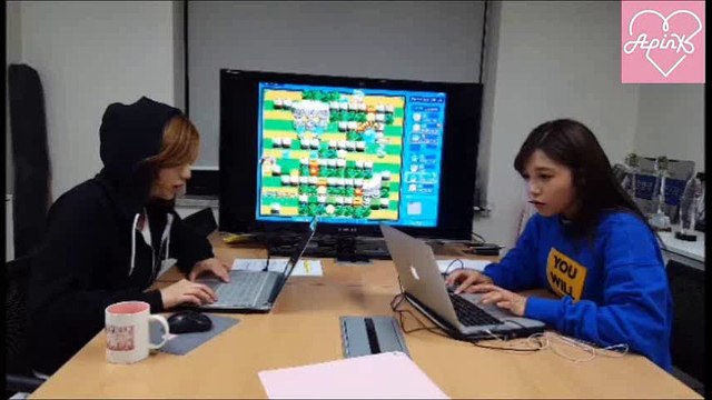 Apink Funny Clip #10 - Eunji And Video Games