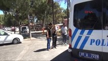 Adana Abla ile Kız Kardeşi Fuhuş Yaparken Yakalandı