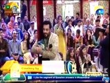 Lady Sings a Song for Aamir Liaquat in Ramadan Transmission, See Aamir Liaquat's Reaction - What an Actor he is!