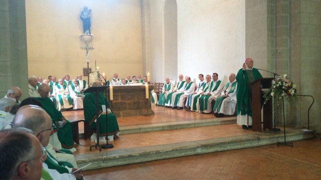 La cérémonie du passage de témoins à l'abbaye de Melleray