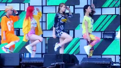 Rum Pum mirrored dance