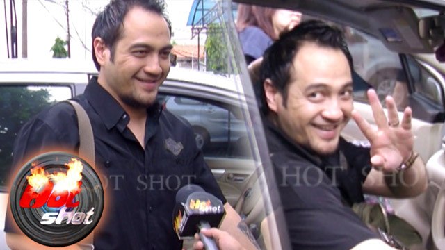 Geram, Ferry Irawan Lepaskan Tembakan - Hot Shot 18 Juni 2016