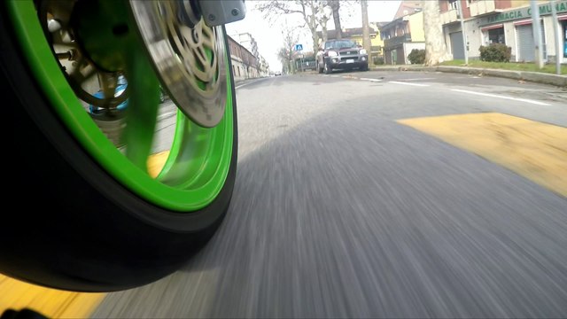 TEST WALKAROUND Go Pro ON BOARD KAWASAKI ZXR 400 ( SOUND & VIDEO 4K )