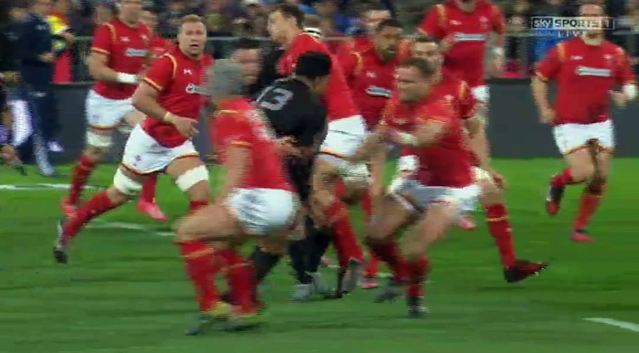 fekitoa smashed by roberts