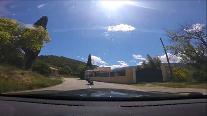 BMW Z4 3.0si (2006) VS Honda 800 VFR (2014)