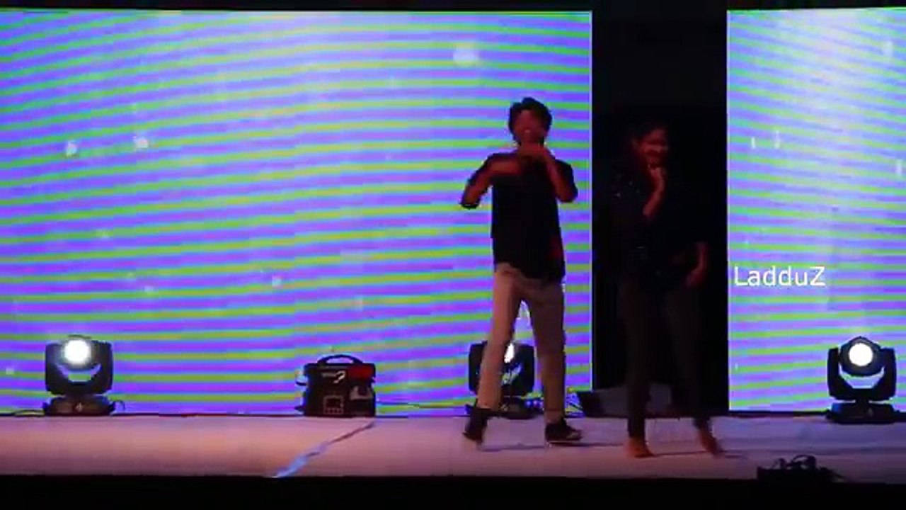 Awesome dance performance by Telugu girl -- college farewell,most beautiful college dance