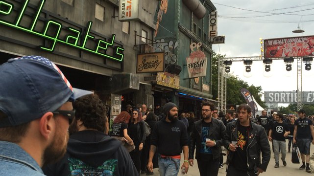 Hellfest. La vie au Hell City square