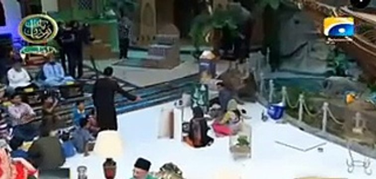 Watch People of Pakistan's love with COAS Raheel Sharif - They selected painting of him to win the competition when Aami