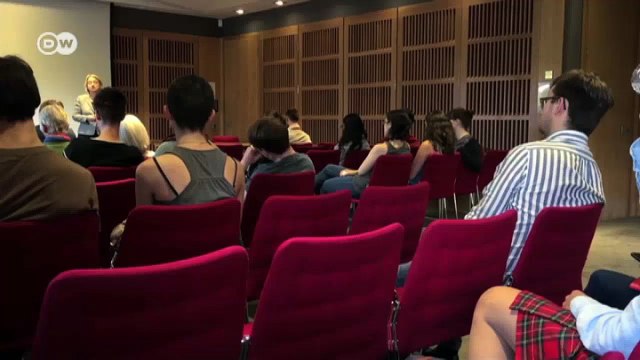 Reporter - Großbritannien: Studenten gegen den Brexit | DW Nachrichten