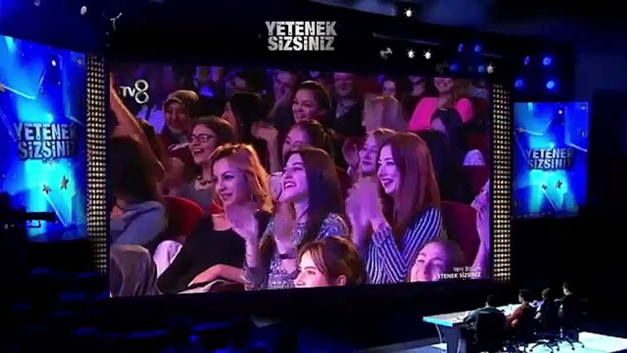 Eser'in Hediyesi ve Diyalogları Stüdyoyu Kırdı Geçirdi - Yetenek Sizsiniz Türkiye 23