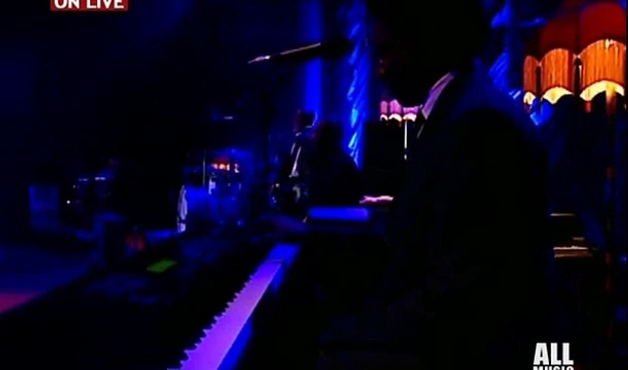 03 Amy Winehouse Wake Up Alone Live At Alcatraz Milano 26 10 2007 2007 Mvhits