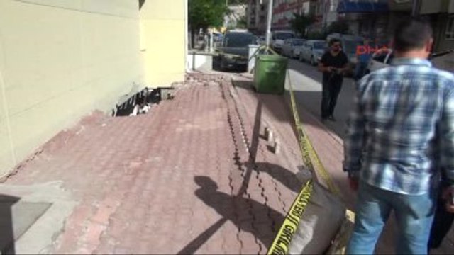 Sivas 8 Ay Önce Yapılan Kütüphanenin Duvarı Çöktü