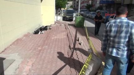 Sivas 8 Ay Önce Yapılan Kütüphanenin Duvarı Çöktü