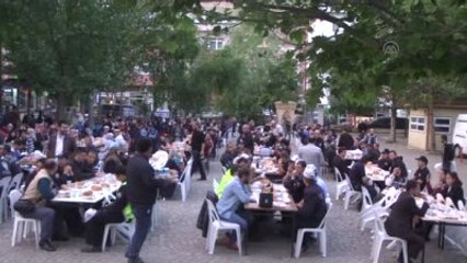 Bakan Ağbal, İftarda Vatandaşlarla Bir Araya Geldi