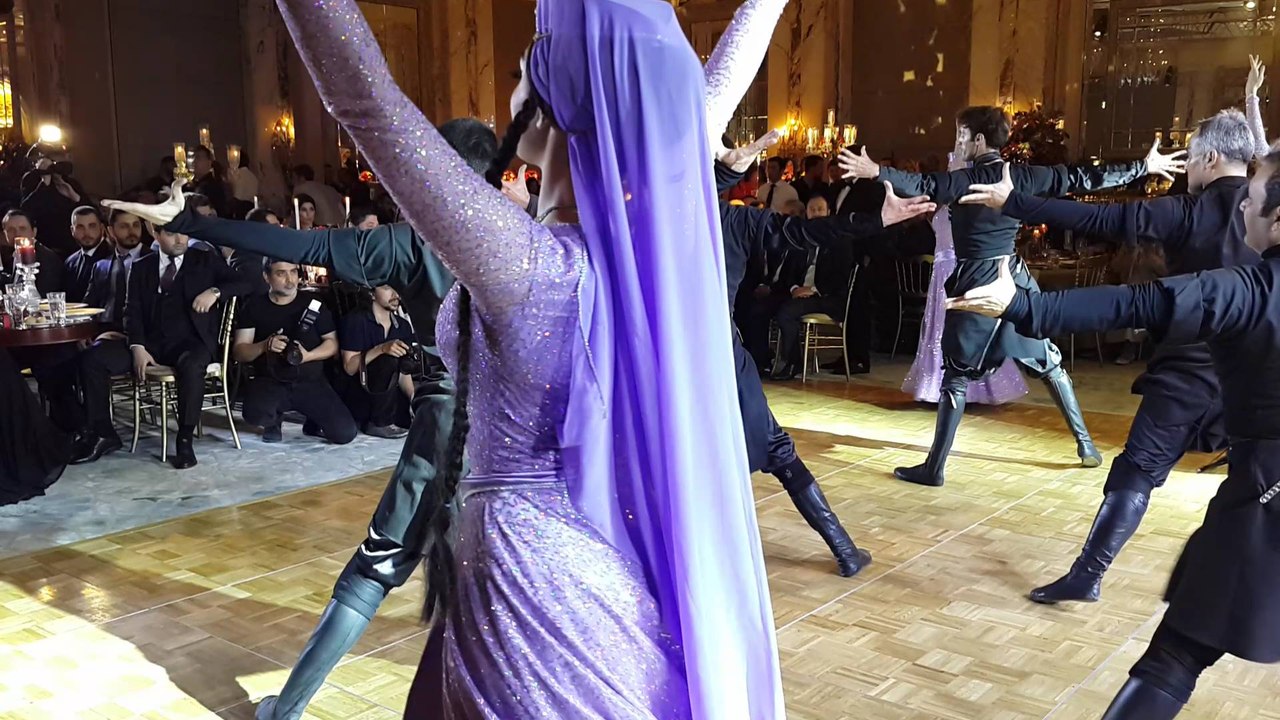 Weddings Turkish | Destination İstanbul wedding KAFKAS DANCE