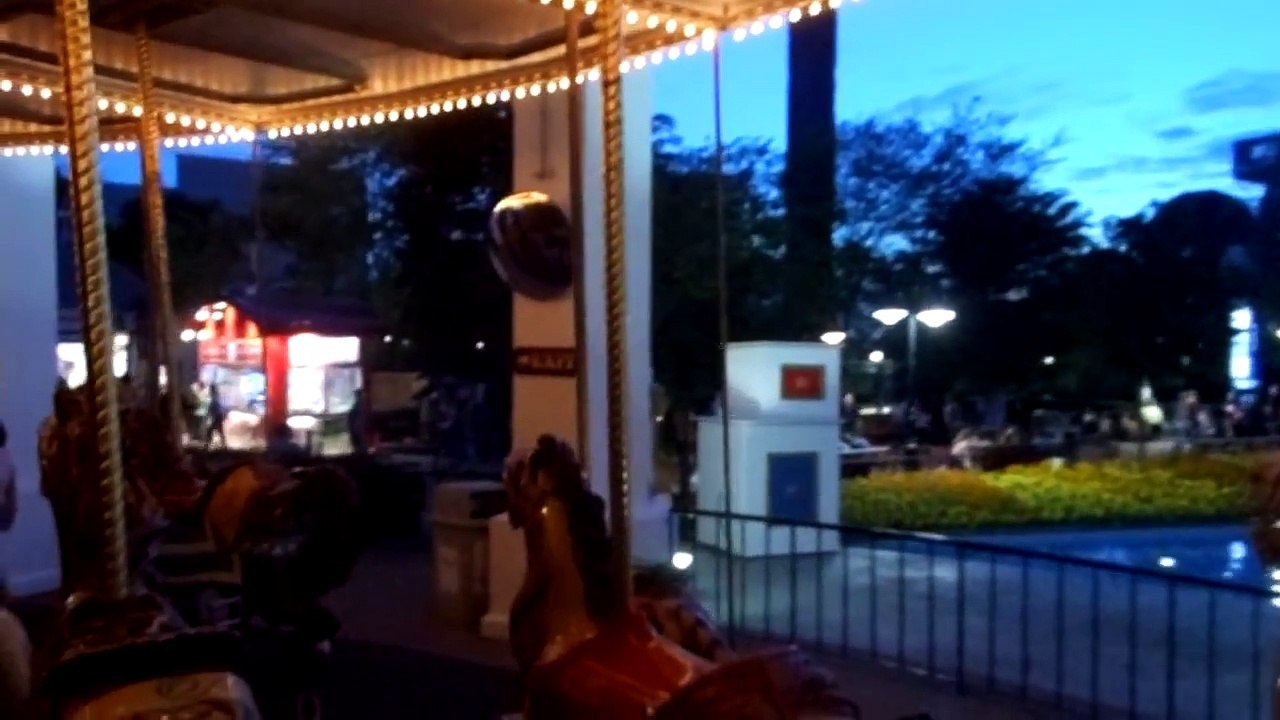 Columbia Carousel Down Goes Lisa Six Flags Great America 5-23-15