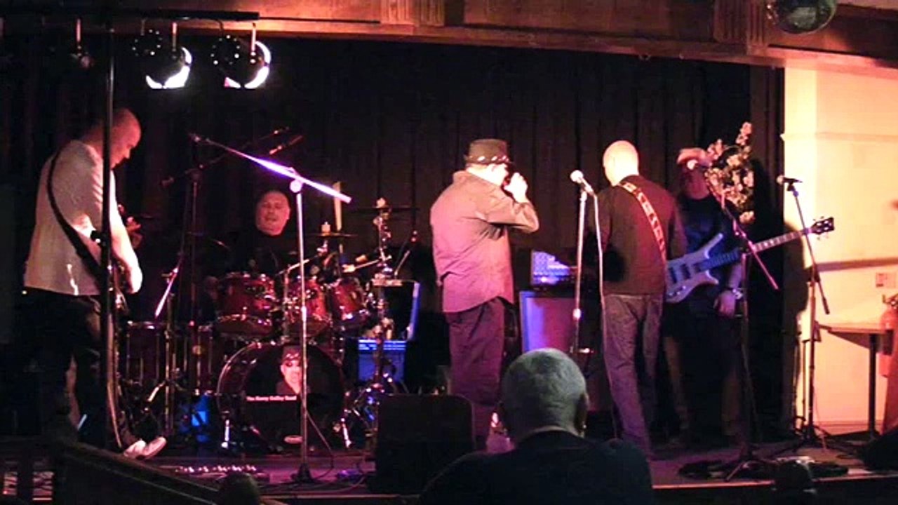 Harry Coffey Band Almondbury WMC Sun 28 Mar 10 (8) You Messin With The Kid.MP4