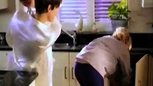 Трое в постели. Жена друга перепутала. Жена изменяет. А ты походи по рынку поторгуйся анекдот. Пьяные девушки в квартире.