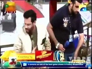 Lady Sings a Song for Aamir Liaquat in Ramadan Transmission!