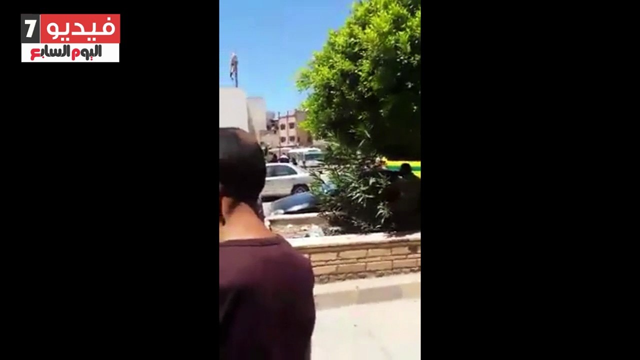 بالفيديو.. إضراب العاملين بمستشفى فى الدقهلية اعتراضا على قرارات المدير