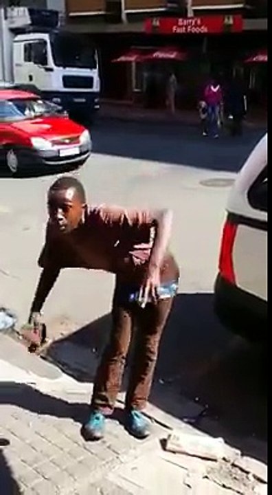 wao aor gun chlata kon hy aor girta kon hy,hahahhahah