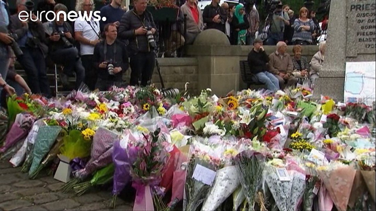 L'hommage à la députée britannique assassinée, Jo Cox