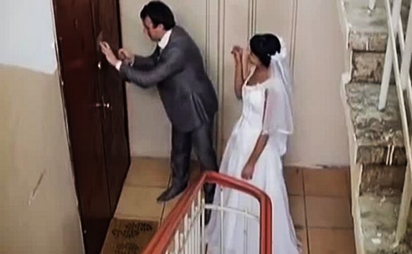 Пьяные муж и жена возвращаются домой. Смеялся до слёз!