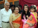 Aishwarya Rai Bachchan Spotted With Aaradhya Bachchan At Siddhivinayak Temple