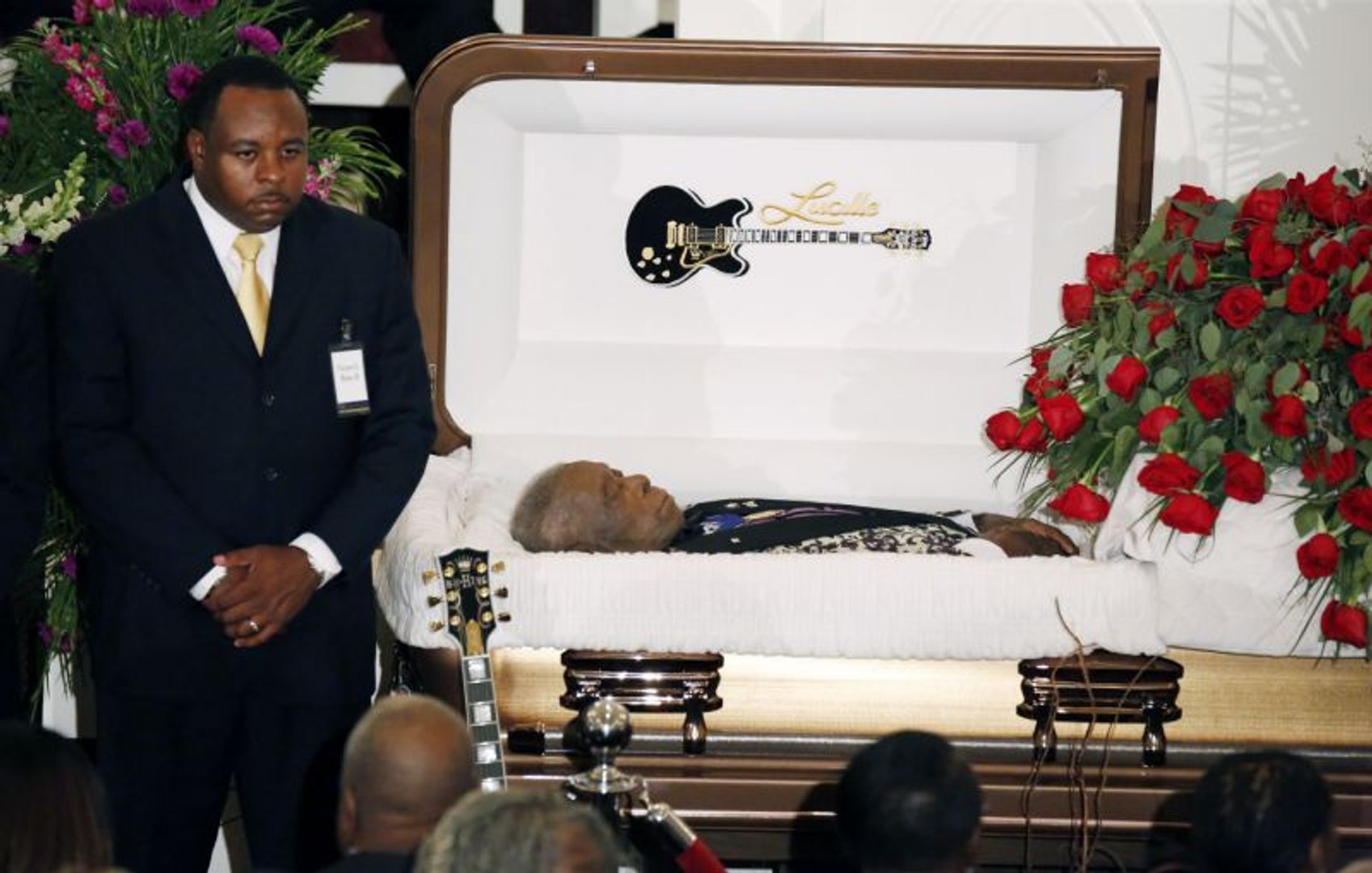 michael jackson open casket viewing